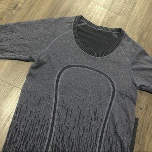 Lululemon long sleeve size 2